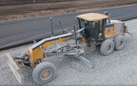 Аренда грейдера John Deere 772GP